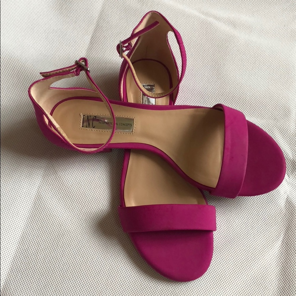 INC Cute Summer Sandal, Size 6M